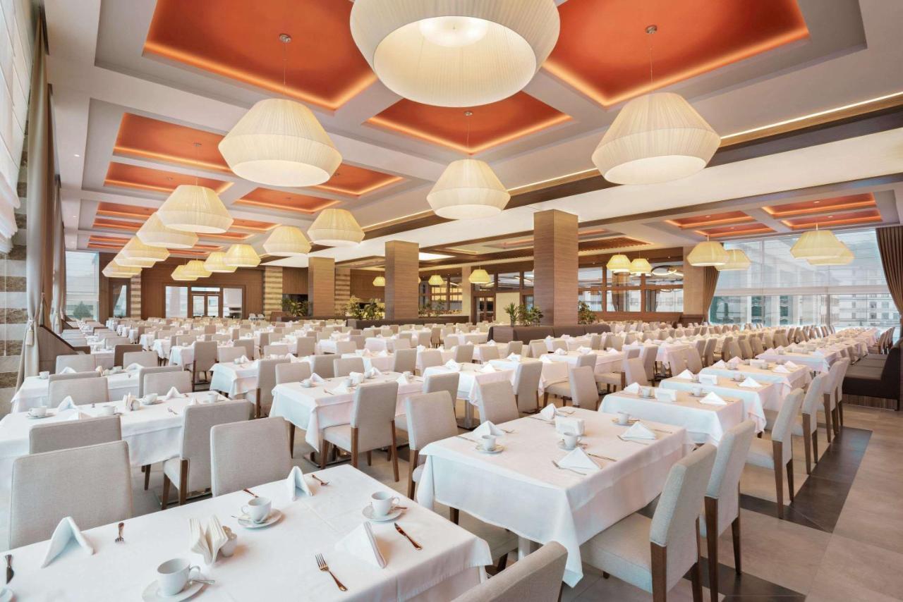 รามาดา พลาซา บาย วินด์แฮม ริเซ Hotel รีเซ ภายนอก รูปภาพ The restaurant